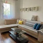 Apartment Leda *